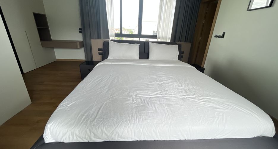 For rent 6 bedrooms villa in Mueang Phuket, Phuket