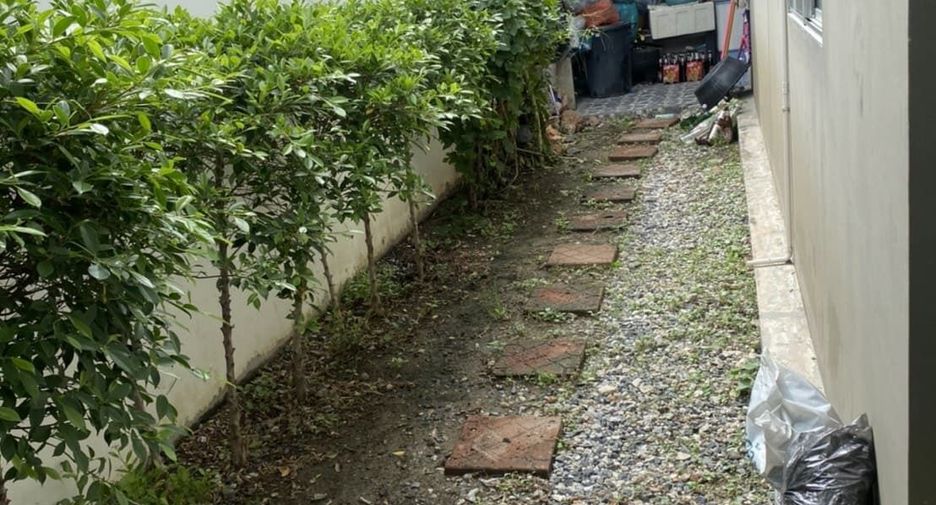 For sale 3 ベッドルーム townhouse in Mueang Samut Prakan, Samut Prakan