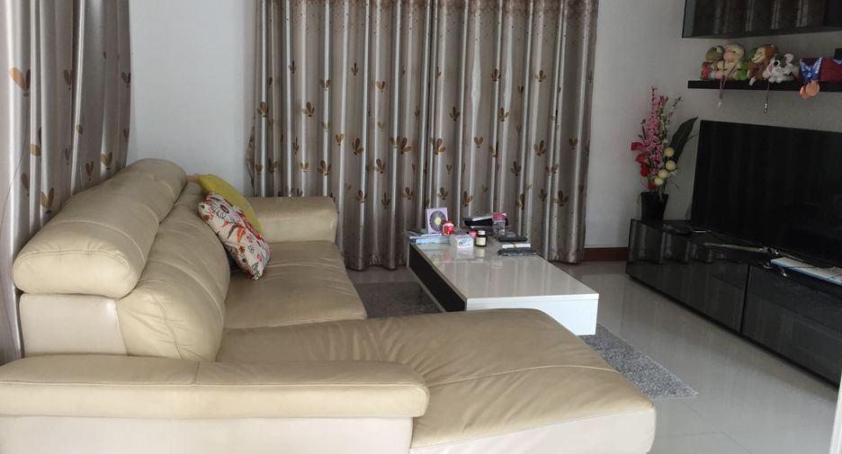 For sale 3 bedrooms house in Mueang Chon Buri, Chonburi