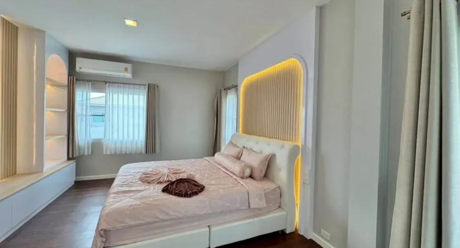 À louer 4 chambres maison à Mueang Phuket, Phuket