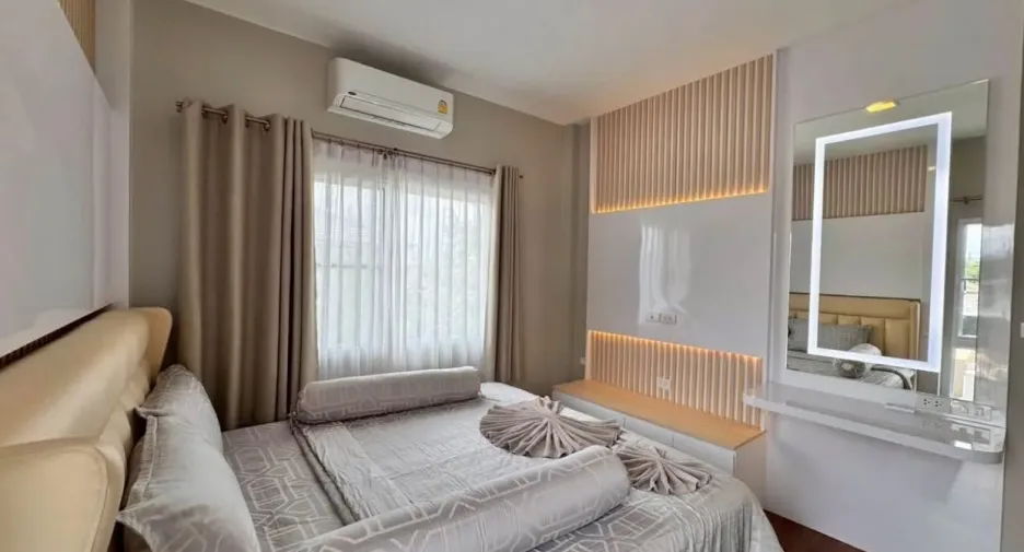 À louer 4 chambres maison à Mueang Phuket, Phuket