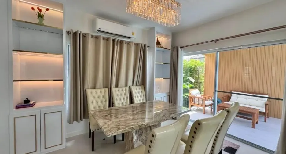 À louer 4 chambres maison à Mueang Phuket, Phuket