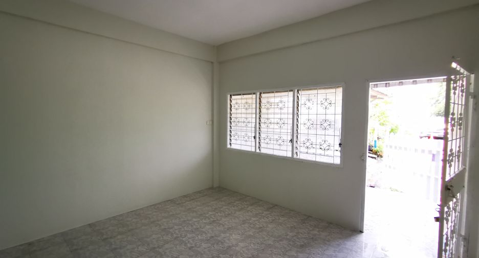 For sale 2 bedrooms townhouse in Mueang Chanthaburi, Chanthaburi