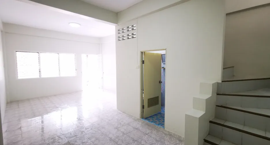 For sale 2 bedrooms townhouse in Mueang Chanthaburi, Chanthaburi