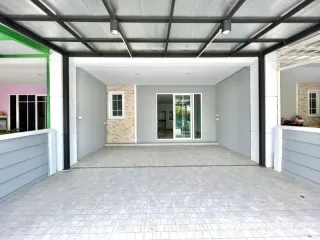 出售 4 卧室 联排别墅 在 Bang Phli, Samut Prakan