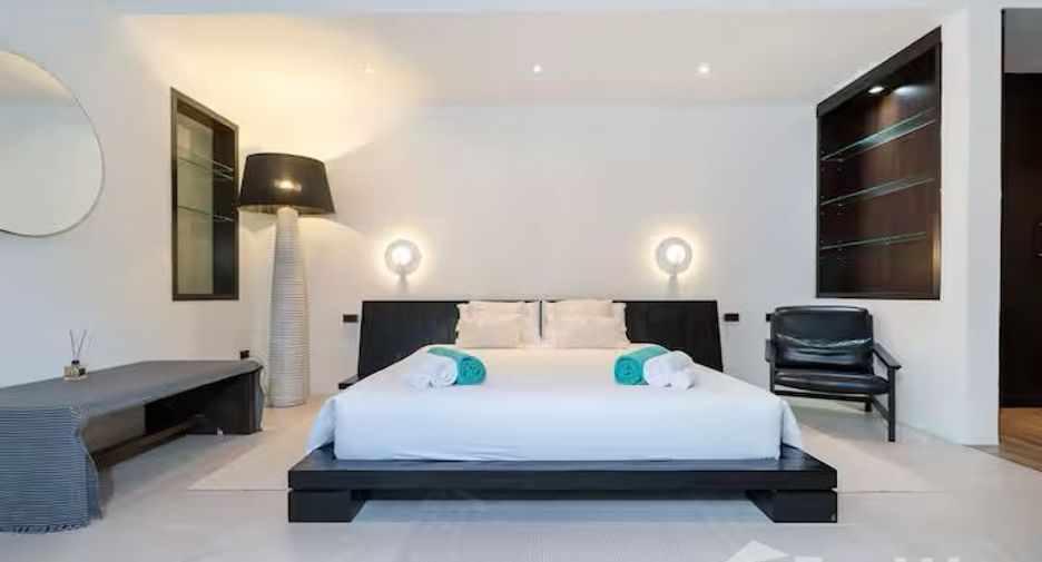 For rent 4 bedrooms villa in Mueang Phuket, Phuket