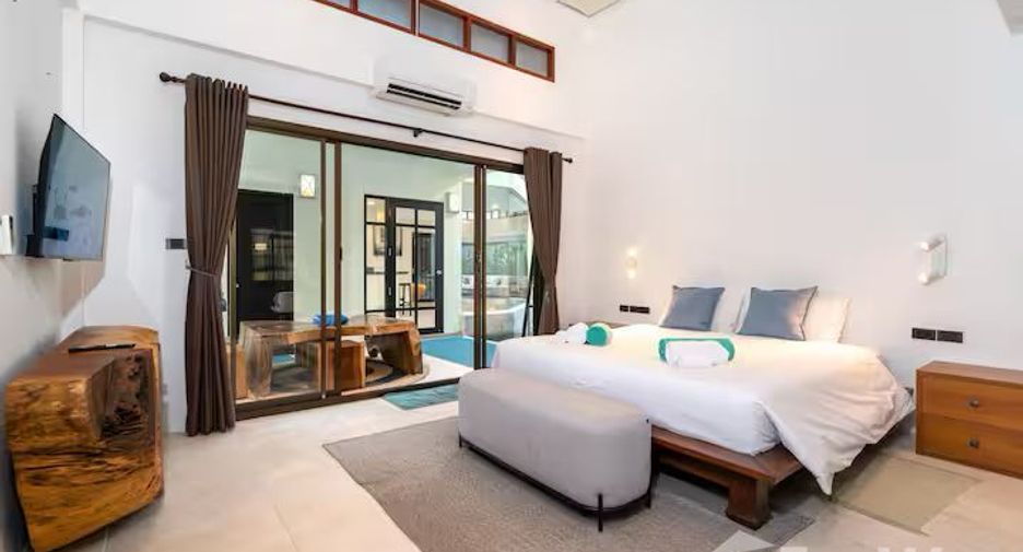 For rent 4 bedrooms villa in Mueang Phuket, Phuket