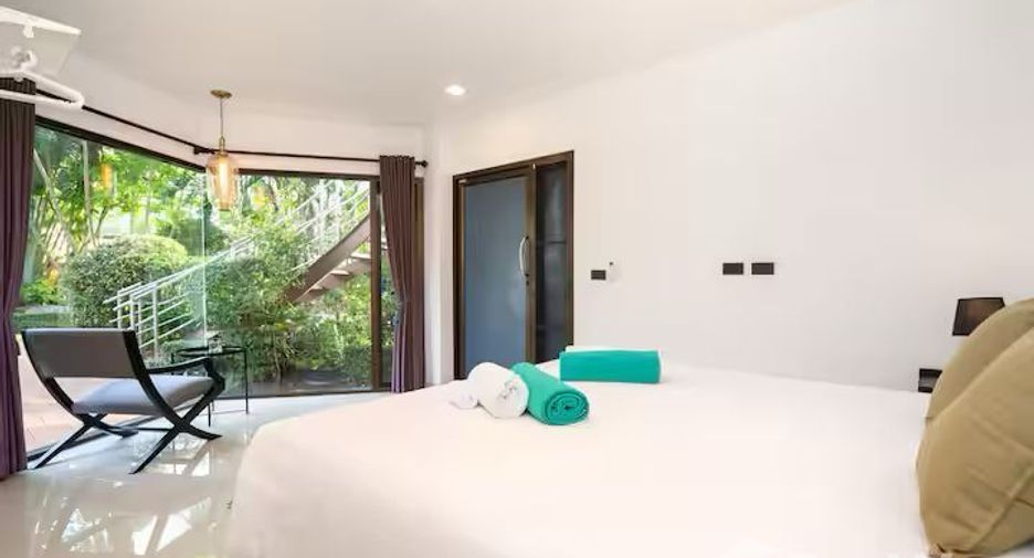 For rent 4 bedrooms villa in Mueang Phuket, Phuket