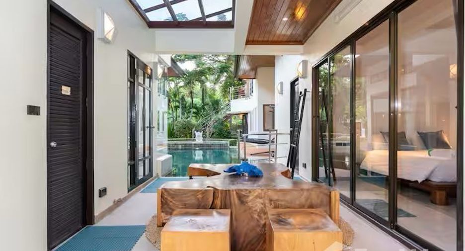 For rent 4 bedrooms villa in Mueang Phuket, Phuket