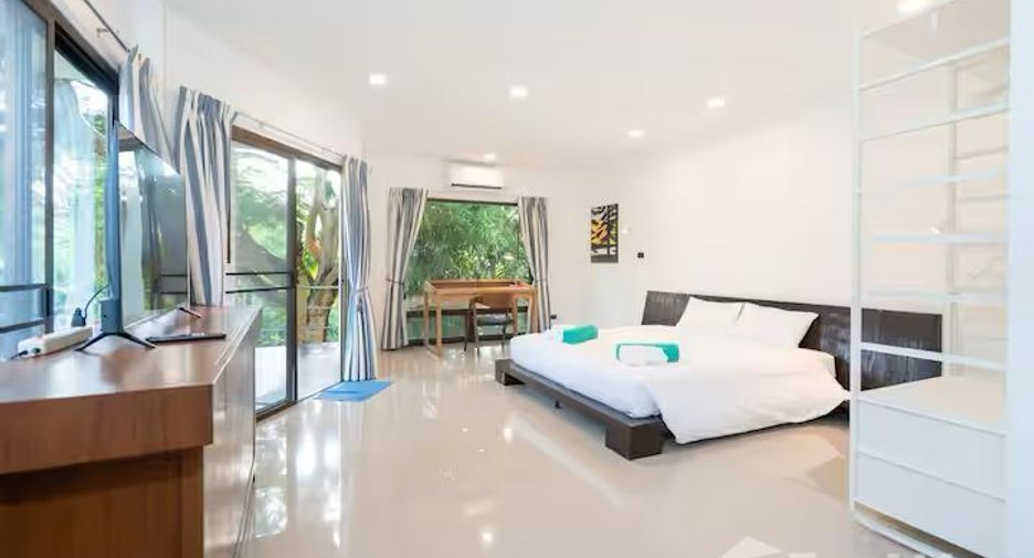 For rent 4 bedrooms villa in Mueang Phuket, Phuket