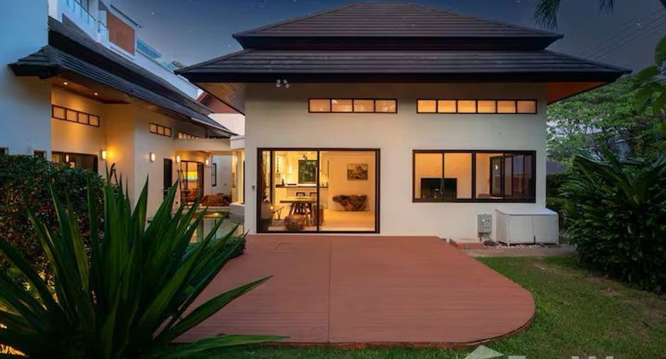 For rent 4 bedrooms villa in Mueang Phuket, Phuket