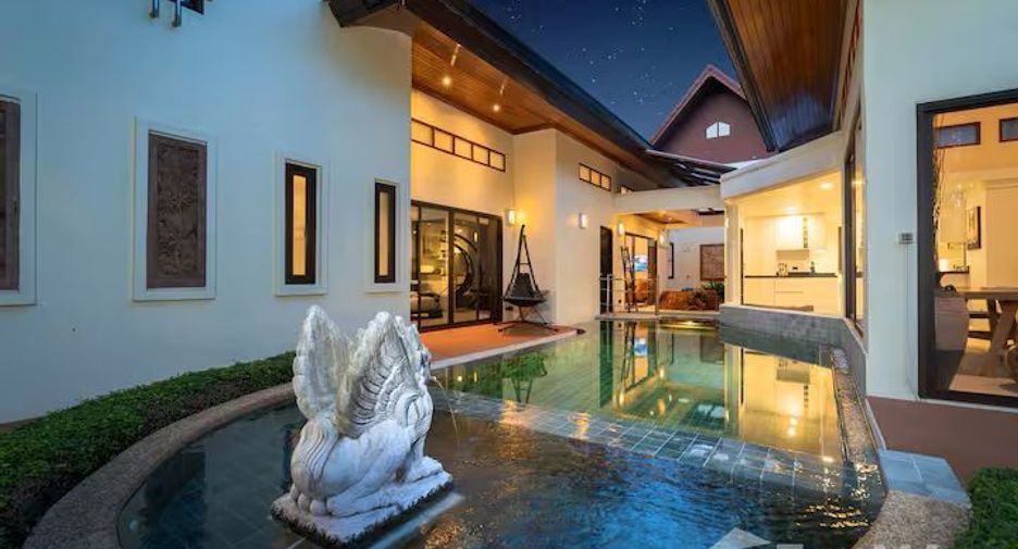 For rent 4 bedrooms villa in Mueang Phuket, Phuket