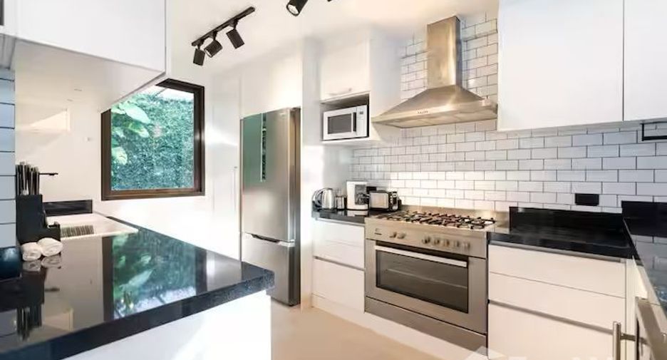 For rent 4 bedrooms villa in Mueang Phuket, Phuket