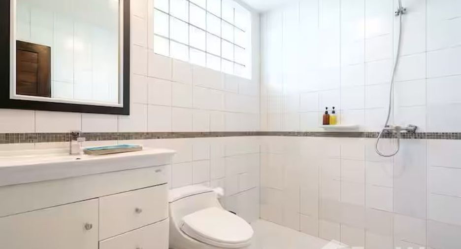 For rent 4 bedrooms villa in Mueang Phuket, Phuket
