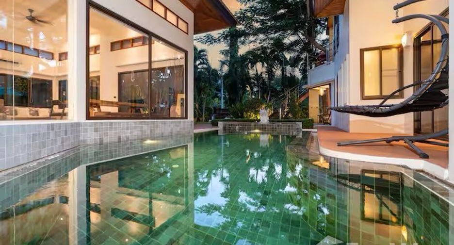 For rent 4 bedrooms villa in Mueang Phuket, Phuket