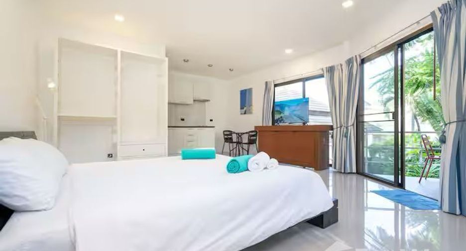 For rent 4 bedrooms villa in Mueang Phuket, Phuket