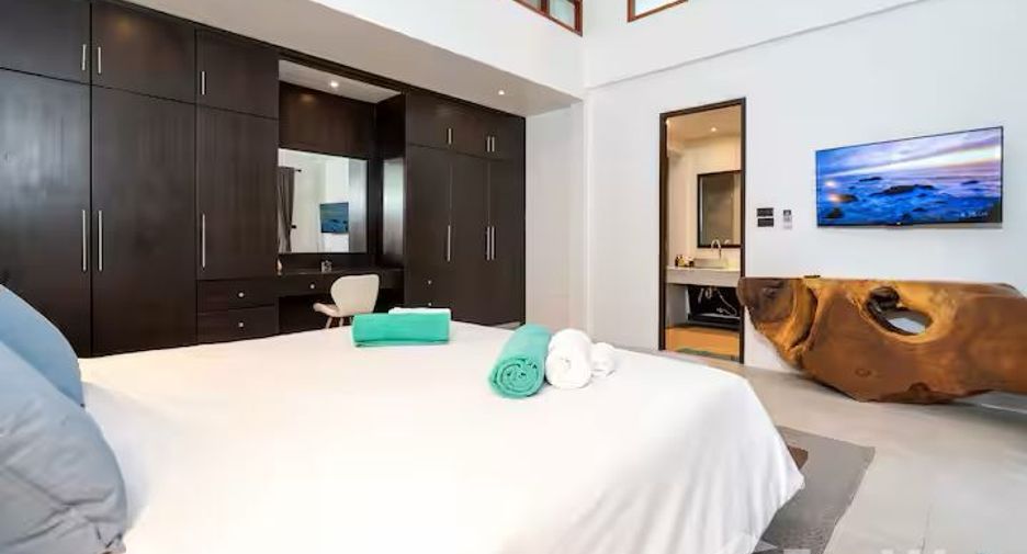 For rent 4 bedrooms villa in Mueang Phuket, Phuket
