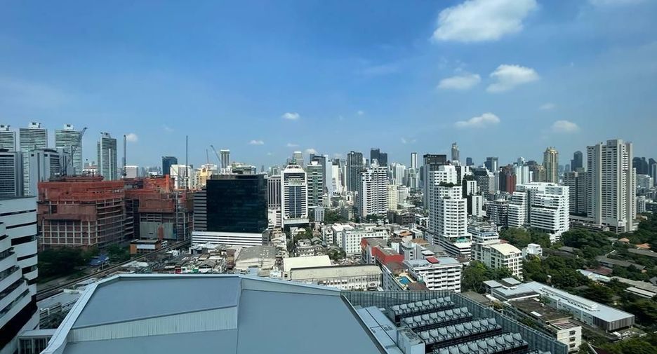 For sale 1 bed condo in Khlong Toei, Bangkok