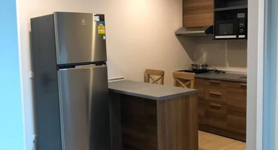 À vendre 2 chambres condo à Huai Khwang, Bangkok