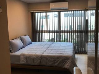 À vendre 2 chambres condo à Huai Khwang, Bangkok