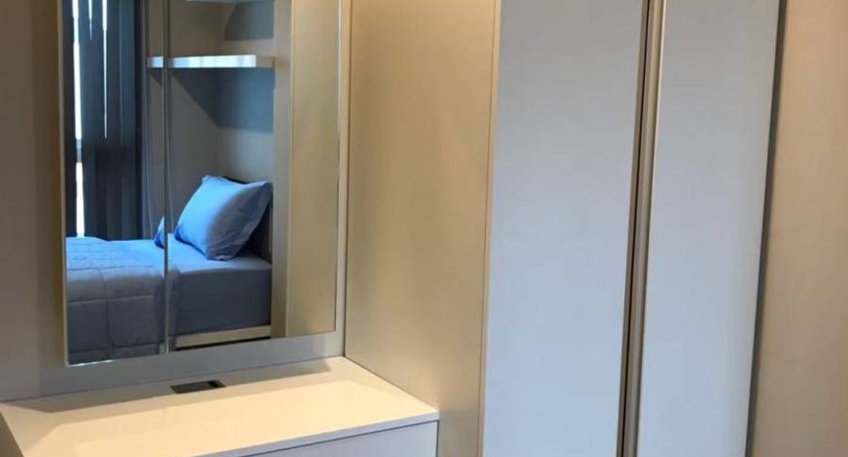 À vendre 2 chambres condo à Huai Khwang, Bangkok