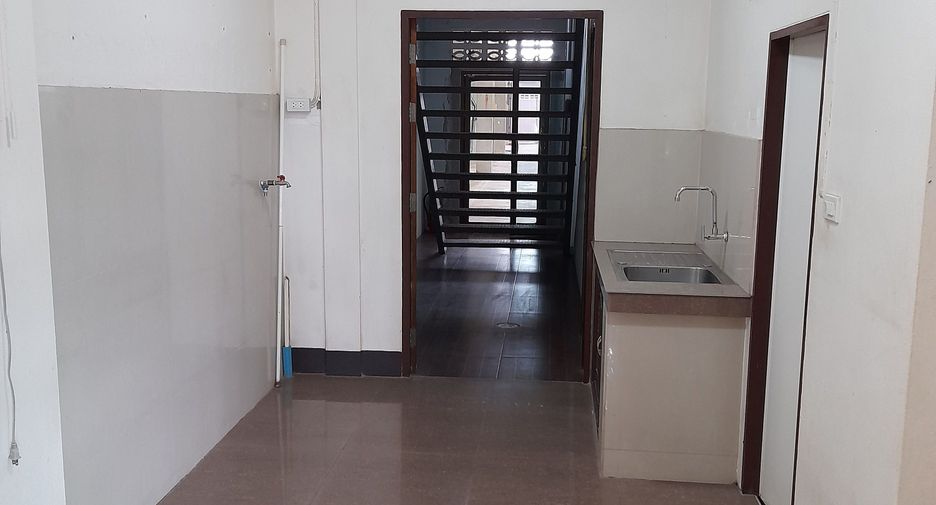 For sale 3 bedrooms house in Mueang Surat Thani, Surat Thani