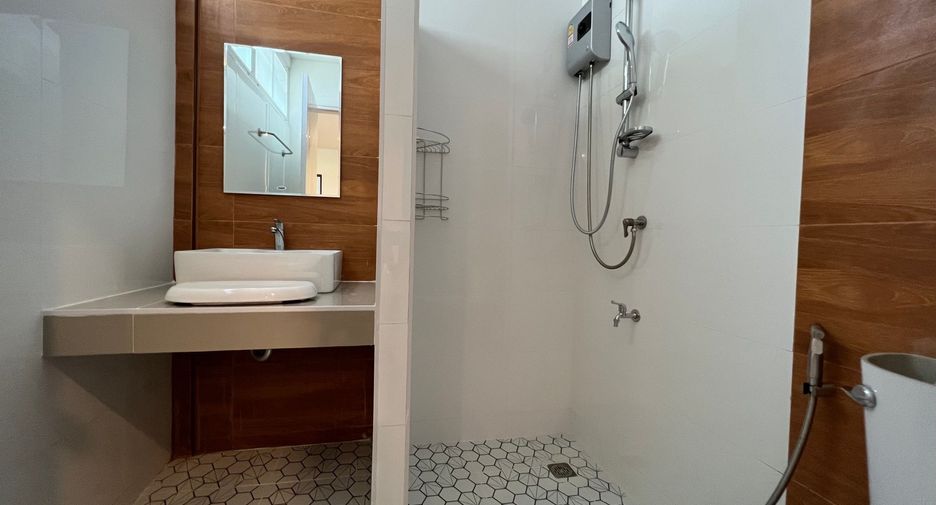 Haus zum Kauf mit 5 Zimmer in Mueang Chiang Rai, Chiang Rai