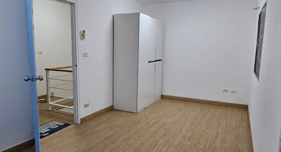 For rent 3 bedrooms townhouse in Bang Yai, Nonthaburi
