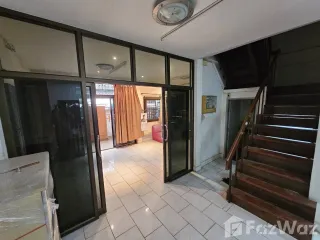 Аренда 3 спальни таунхаус в Mueang Nonthaburi, Нонтабури