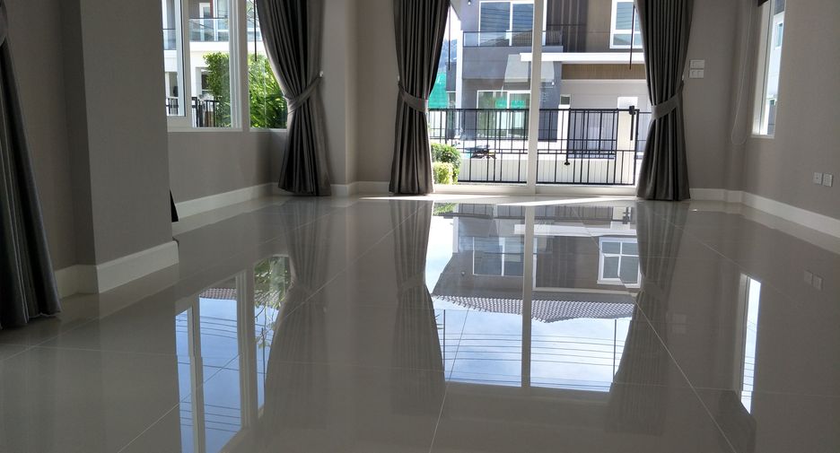 For rent 3 bedrooms house in Mueang Phuket, Phuket
