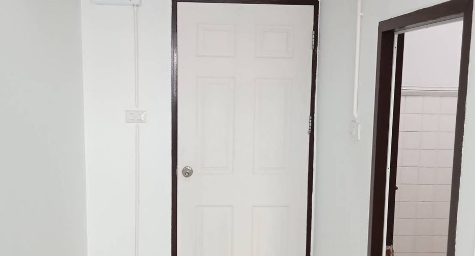 For sale studio condo in Lat Phrao, Bangkok