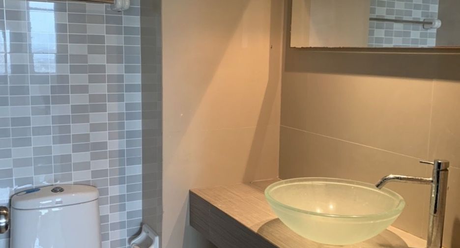 For sale 2 bedrooms condo in Wang Thonglang, Bangkok