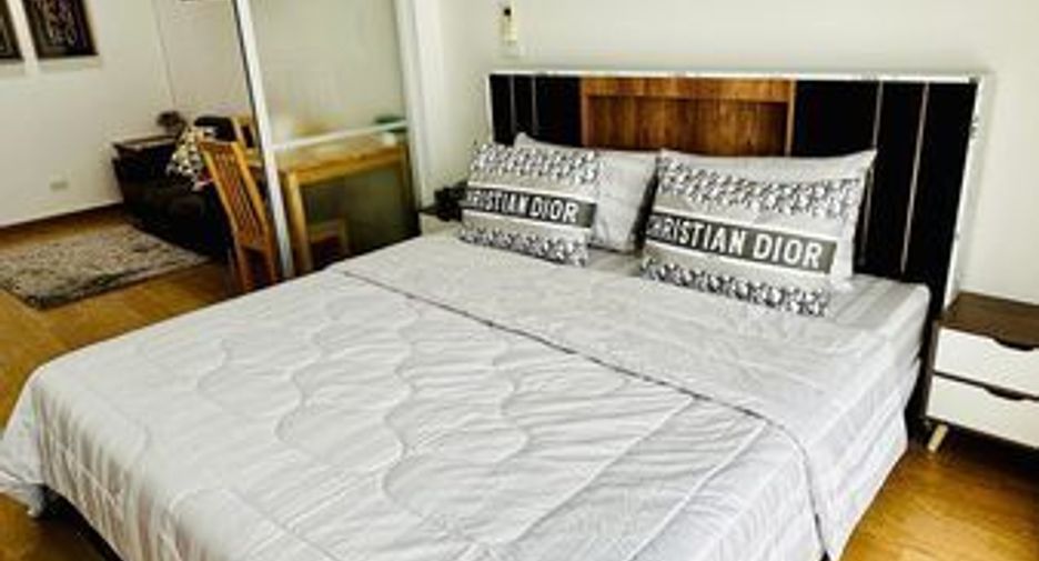 For sale 1 bed condo in Huai Khwang, Bangkok