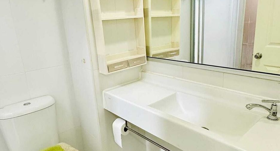 For sale 1 bed condo in Huai Khwang, Bangkok