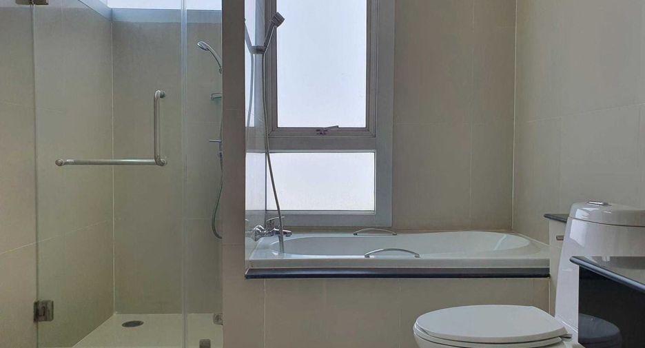 For sale 3 bedrooms condo in Khlong Toei, Bangkok
