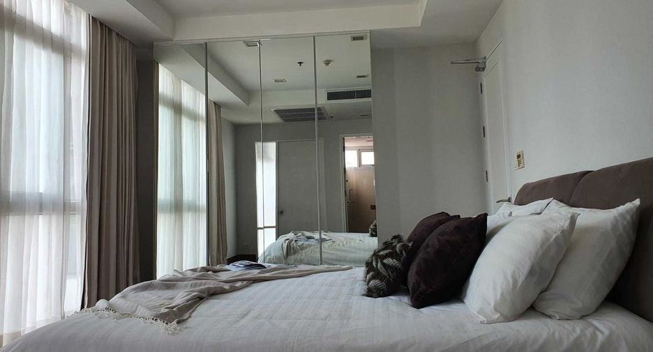 For sale 3 bedrooms condo in Khlong Toei, Bangkok
