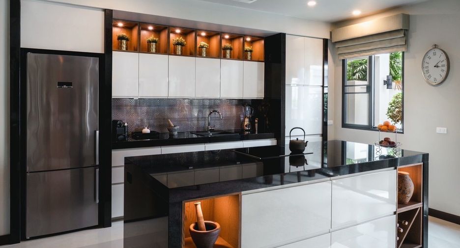 For sale 4 bedrooms villa in Thalang, Phuket