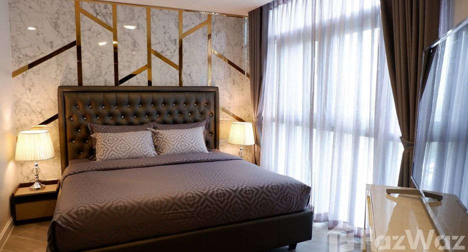 For sale 4 ベッドルーム condo in Huai Khwang, Bangkok