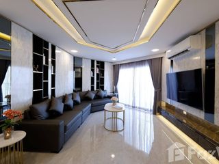 Продажа 4 спальни кондо в Хуаи Кхщанг, Бангкок