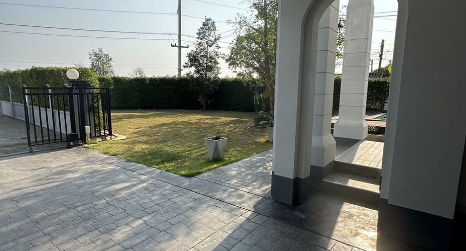 For sale 4 bedrooms house in Mueang Phitsanulok, Phitsanulok