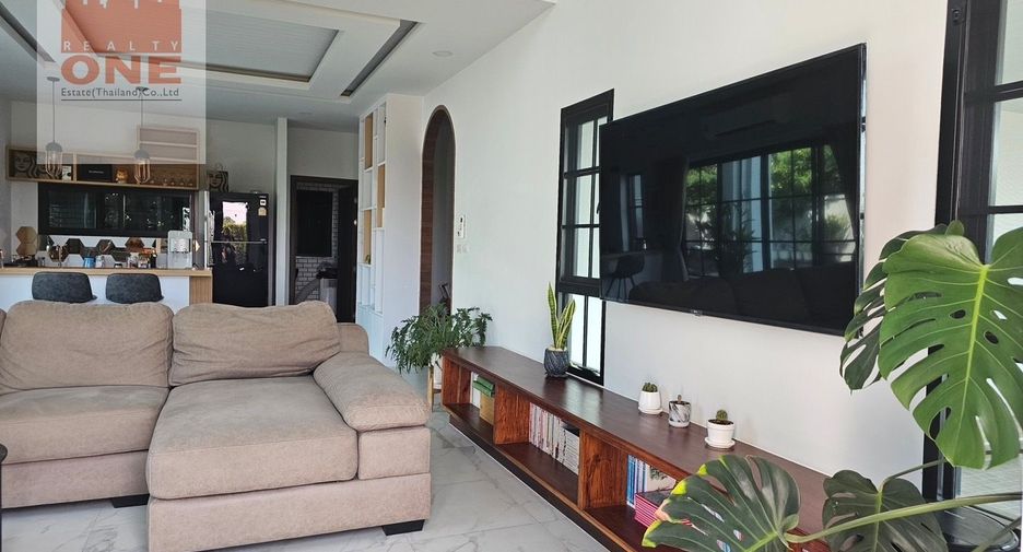 For sale 4 bedrooms house in Mueang Phitsanulok, Phitsanulok