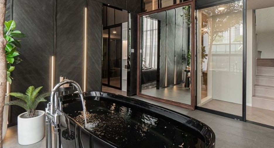 Wohnung zum Kauf mit 3 Zimmer in Watthana, Bangkok