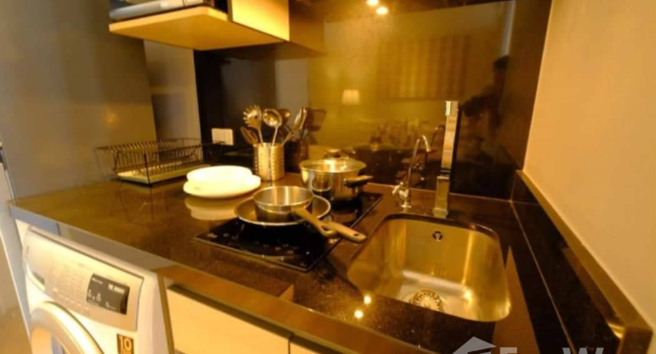 Condo en venta de estudio en Khlong Toei, Bangkok