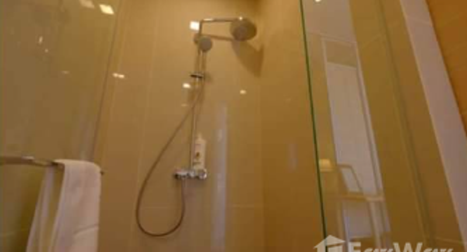 For sale studio condo in Khlong Toei, Bangkok