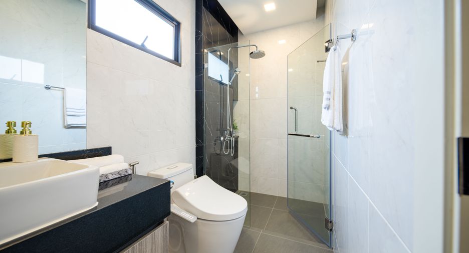 For sale 4 bedrooms house in Bang Phli, Samut Prakan