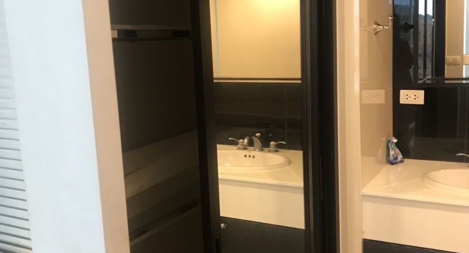 For sale 1 bed condo in Pathum Wan, Bangkok