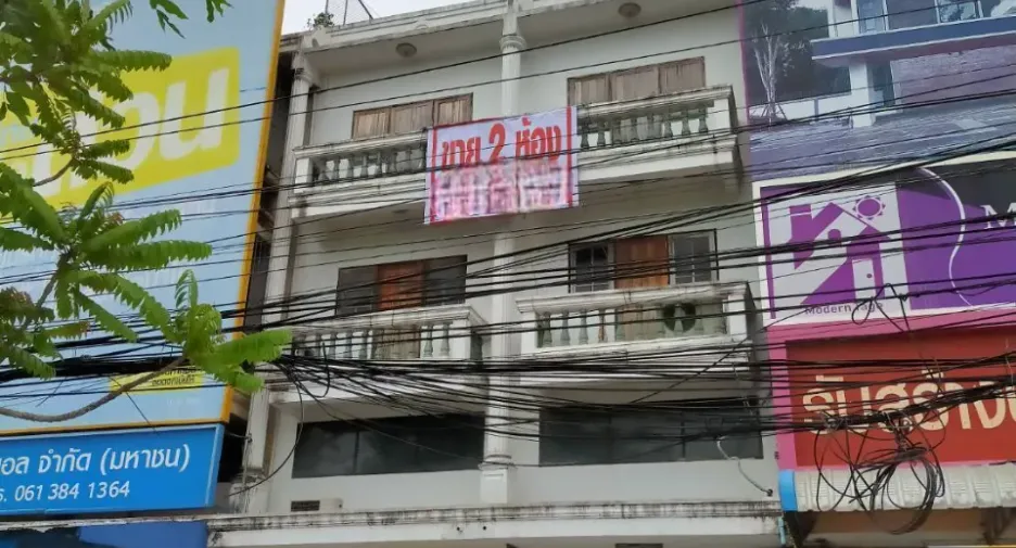 For sale 4 bedrooms retail Space in Mueang Chumphon, Chumphon