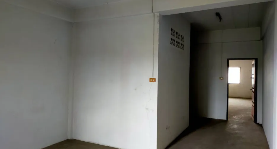 For sale 4 bedrooms retail Space in Mueang Chumphon, Chumphon