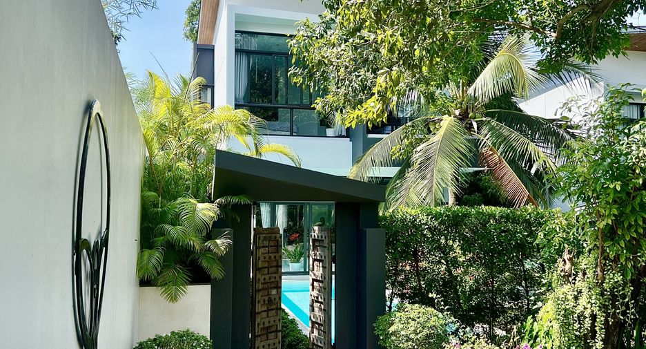 For rent 3 bedrooms villa in Mueang Phuket, Phuket