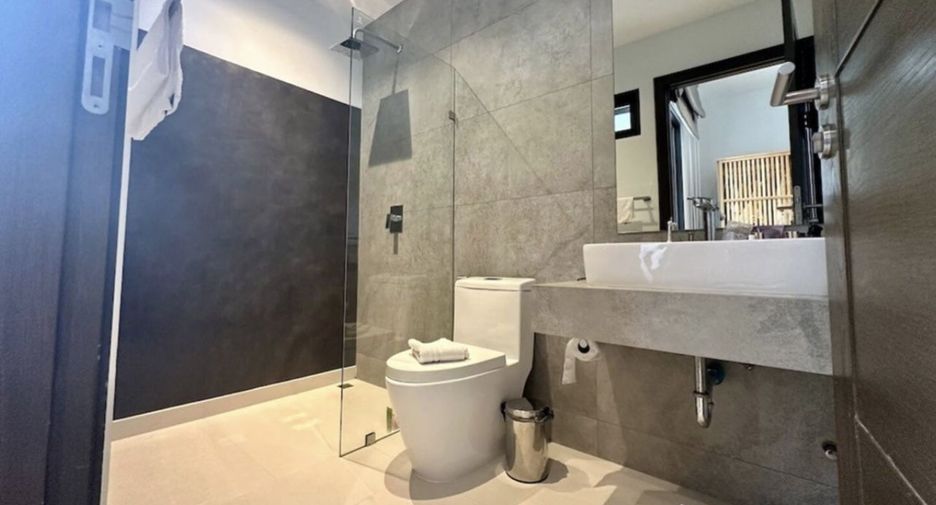 For rent 3 bedrooms villa in Mueang Phuket, Phuket
